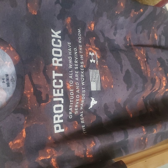 Under Armour Project Rock Vet Day Camo SS Sz. M TShirt NWT - Picture 3 of 16